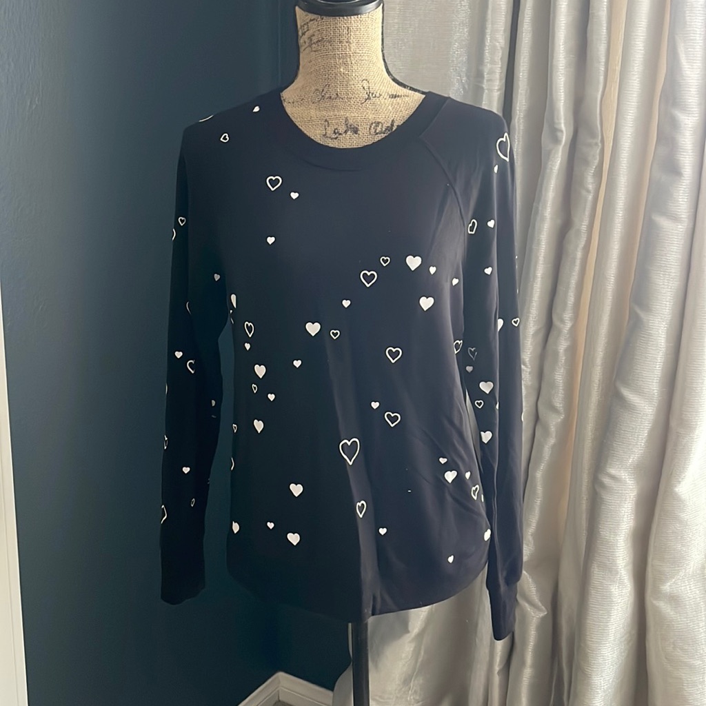 Black Hearts Long Sleeve Top Size Small Nwt